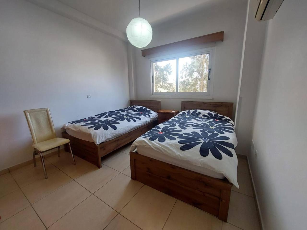 Sunny 2 Bedroom Larnaca Center Exterior photo