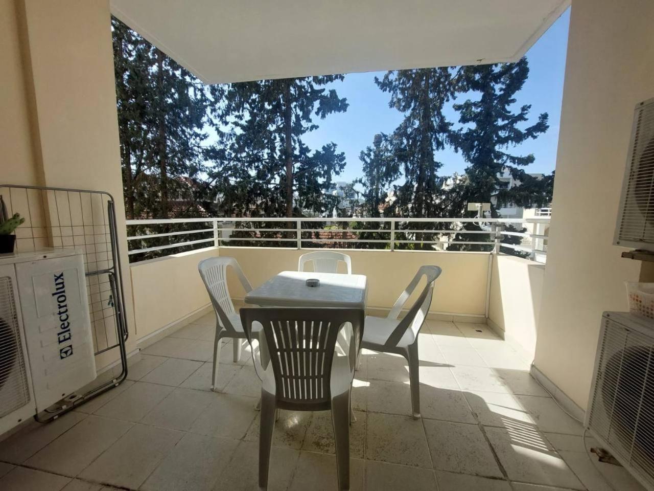Sunny 2 Bedroom Larnaca Center Exterior photo